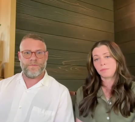 A photo of Seth and Lauren Miller Rogen.